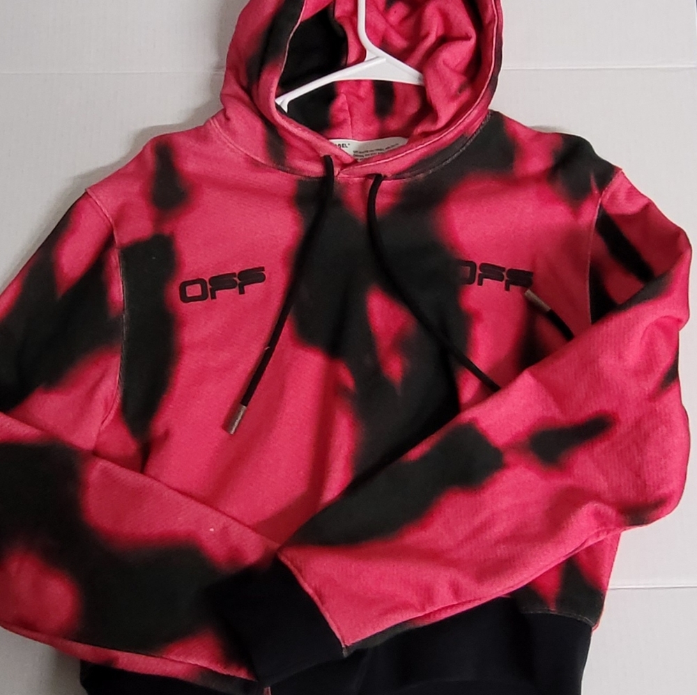 Off-White Cropped Hoodies